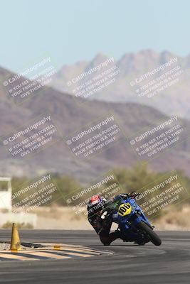 media/Oct-30-2025-Racers Edge (Thu) [[dabbdaf680]]/3-B Group/Session 2 (Turn 14)/